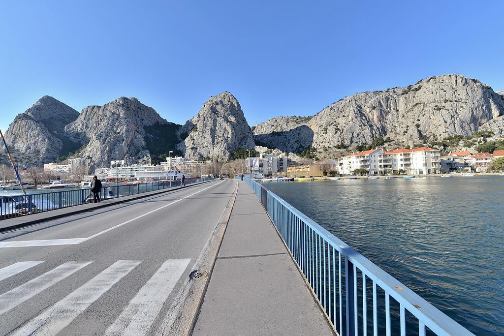 Apartments Mirabella Omiš Esterno foto