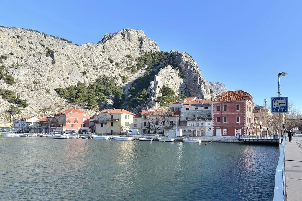 Apartments Mirabella Omiš Esterno foto