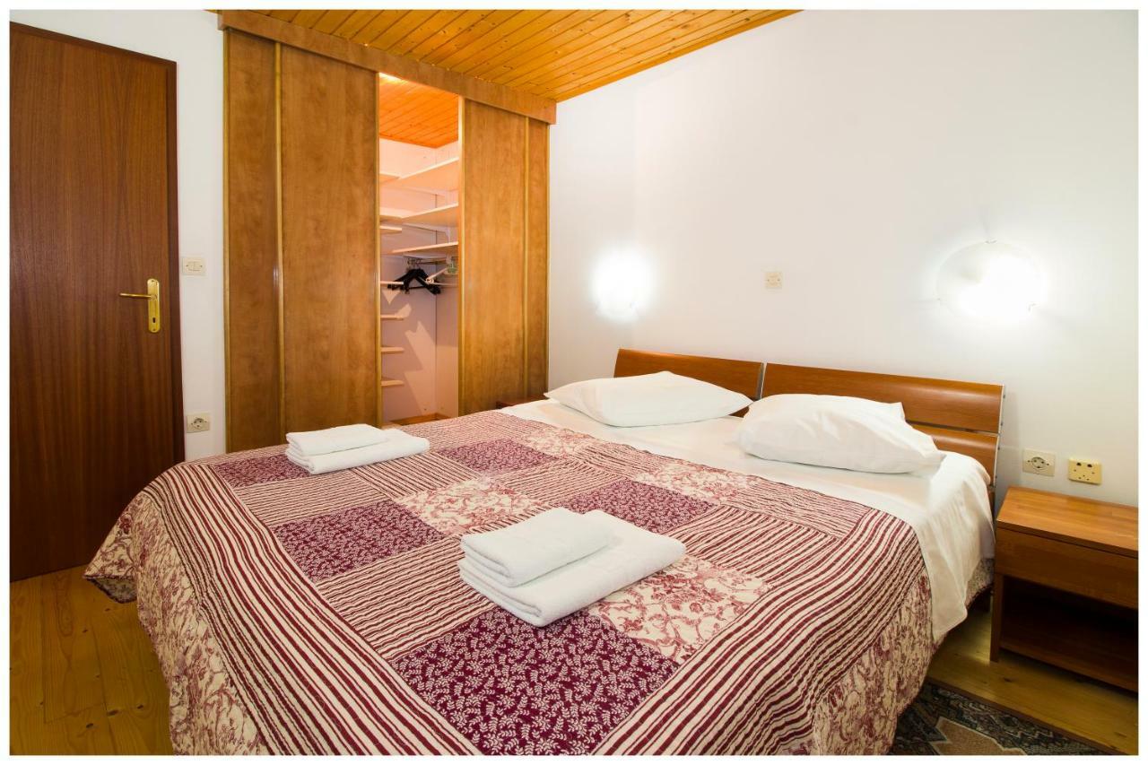 Apartments Mirabella Omiš Esterno foto