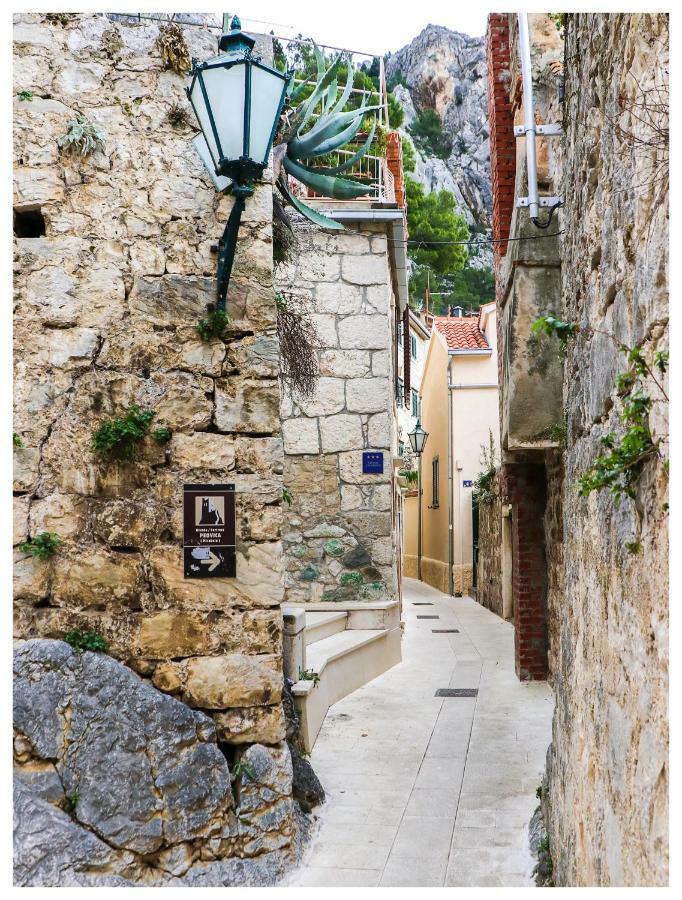 Apartments Mirabella Omiš Esterno foto