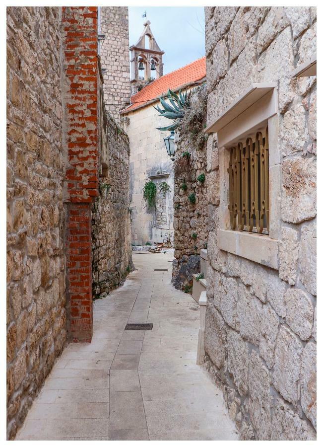 Apartments Mirabella Omiš Esterno foto